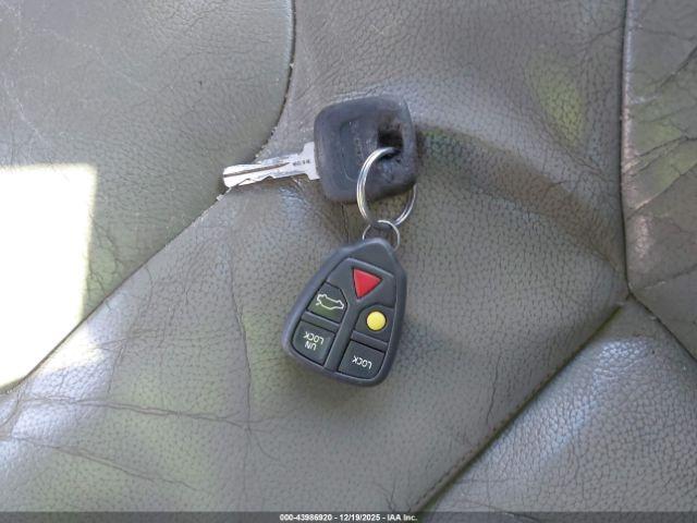 Volvo XC70 2.5t Image 5