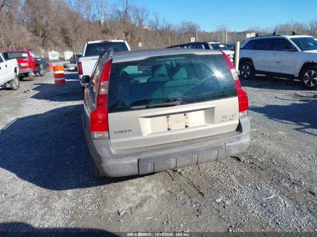 Volvo XC70 2.5t Image 7