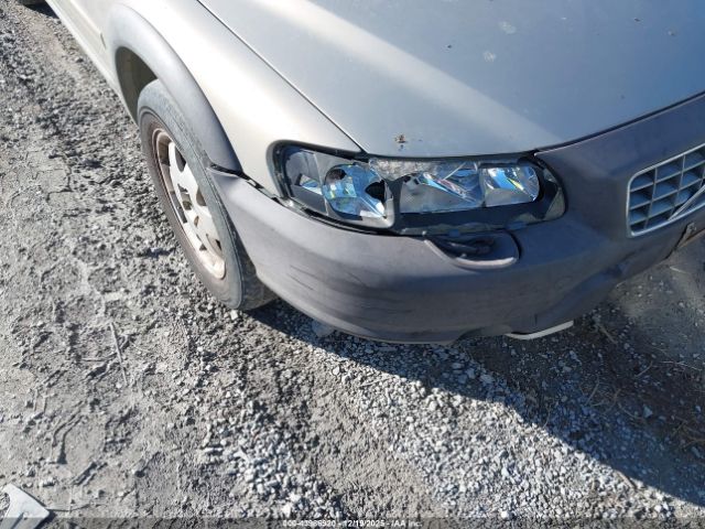 Volvo XC70 2.5t Image 4