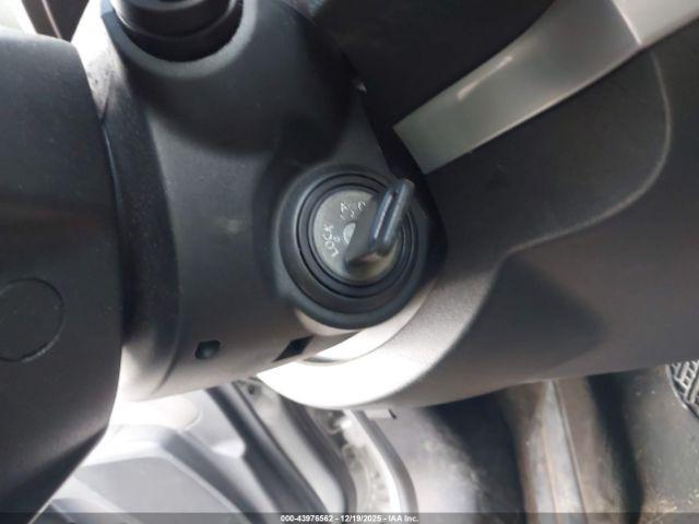 Nissan Sentra 2.0s Image 9