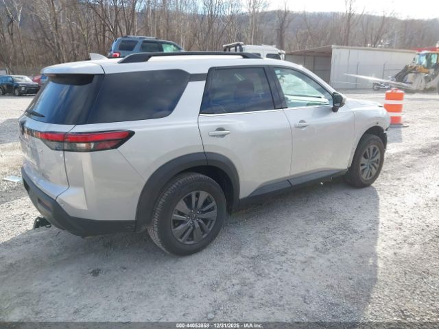 Nissan Pathfinder Sv 4wd Image 6