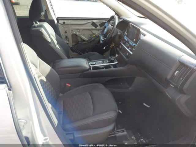 Nissan Pathfinder Sv 4wd Image 3