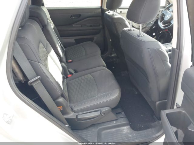 Nissan Pathfinder Sv 4wd Image 7