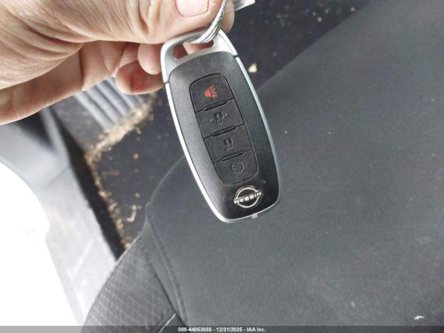 Nissan Pathfinder Sv 4wd Image 11