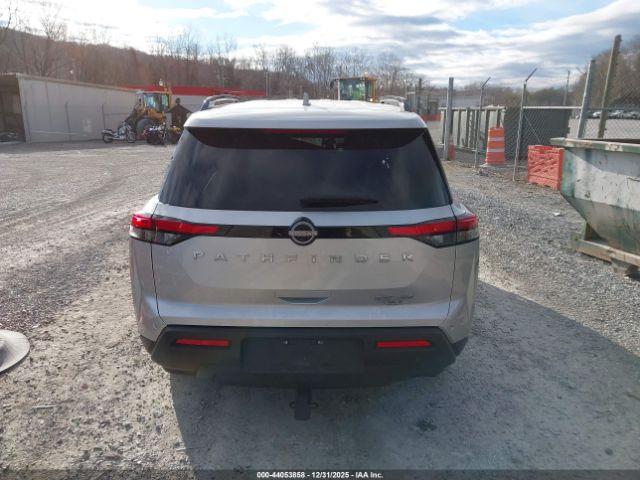 Nissan Pathfinder Sv 4wd Image 13