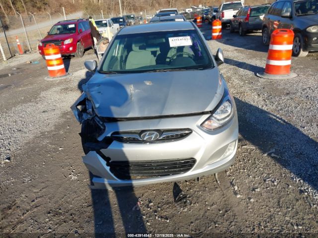 Hyundai ACCENT Gls Image 16