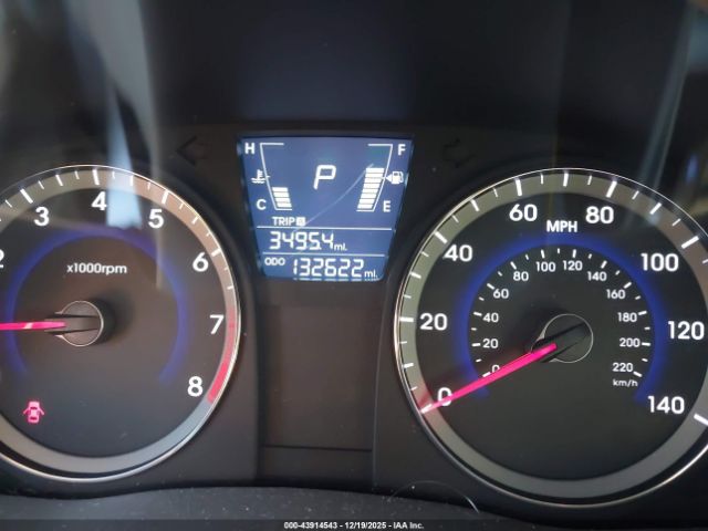 Hyundai ACCENT Gls Image 11